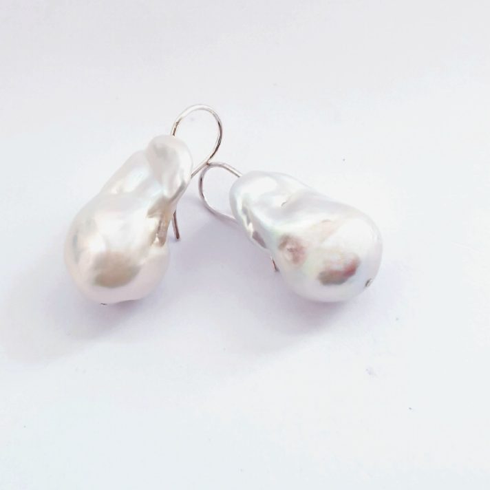 Baroque White Pearl Earring